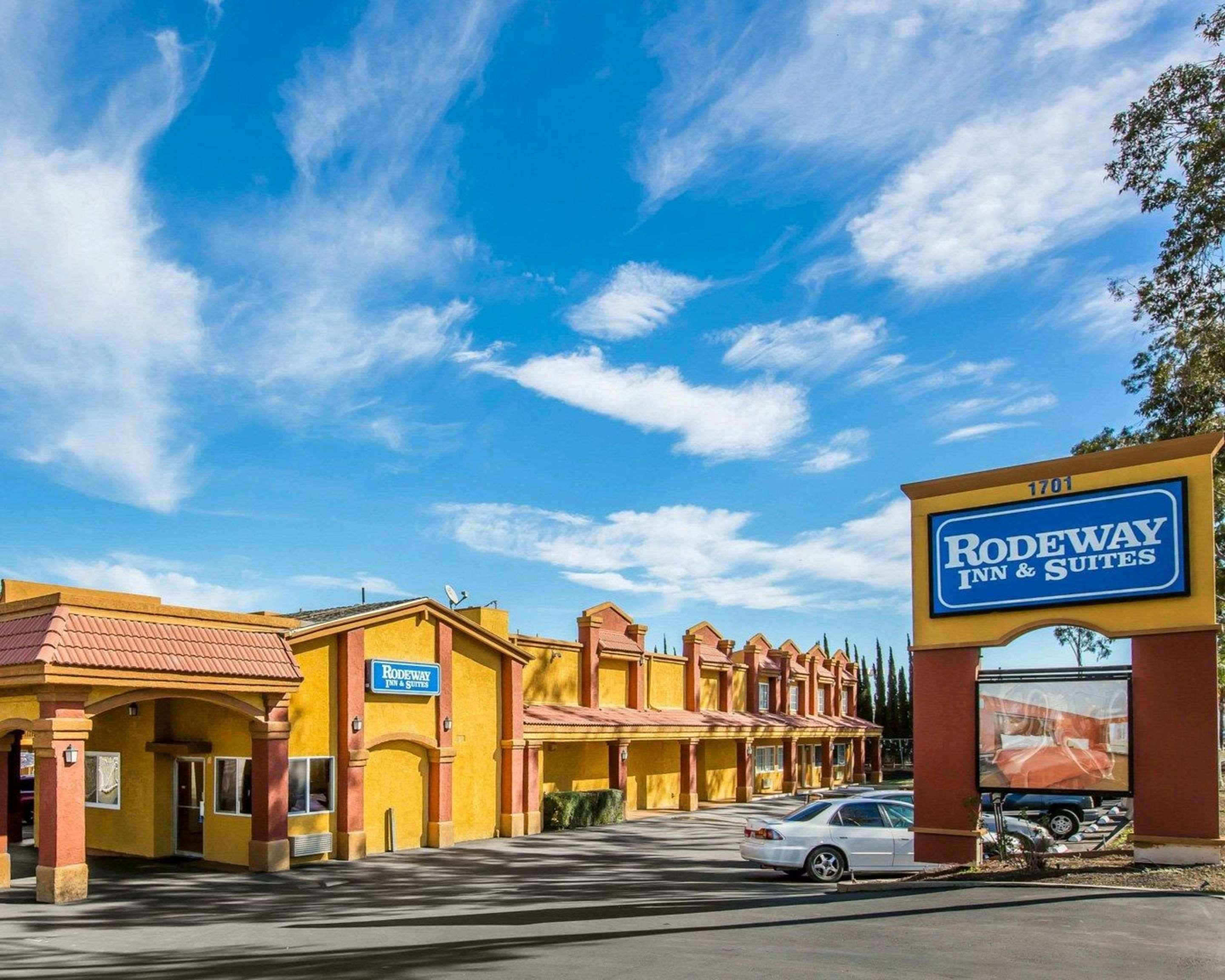 Rodeway Inn & Suites Corona Exterior foto