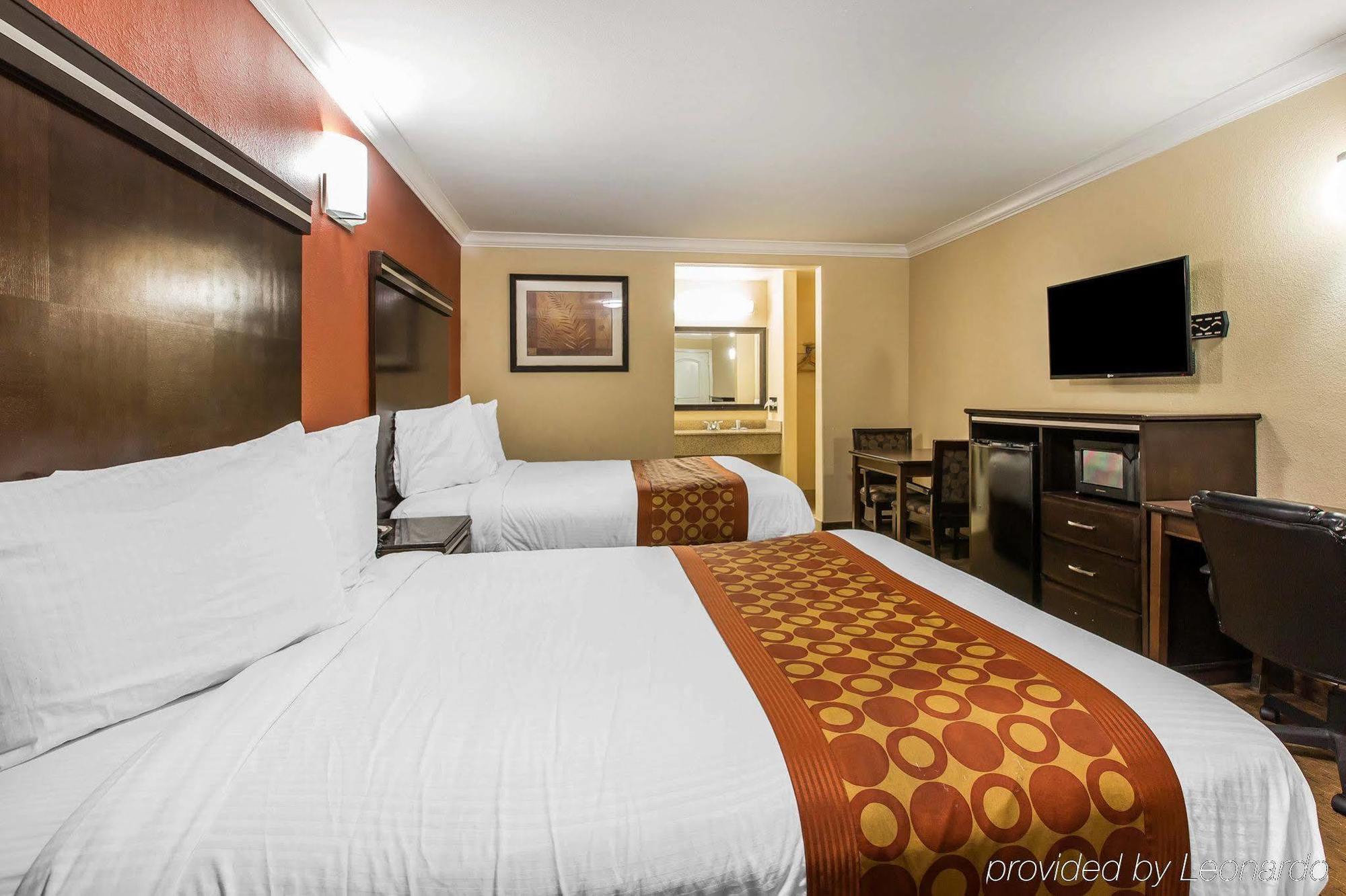 Rodeway Inn & Suites Corona Exterior foto